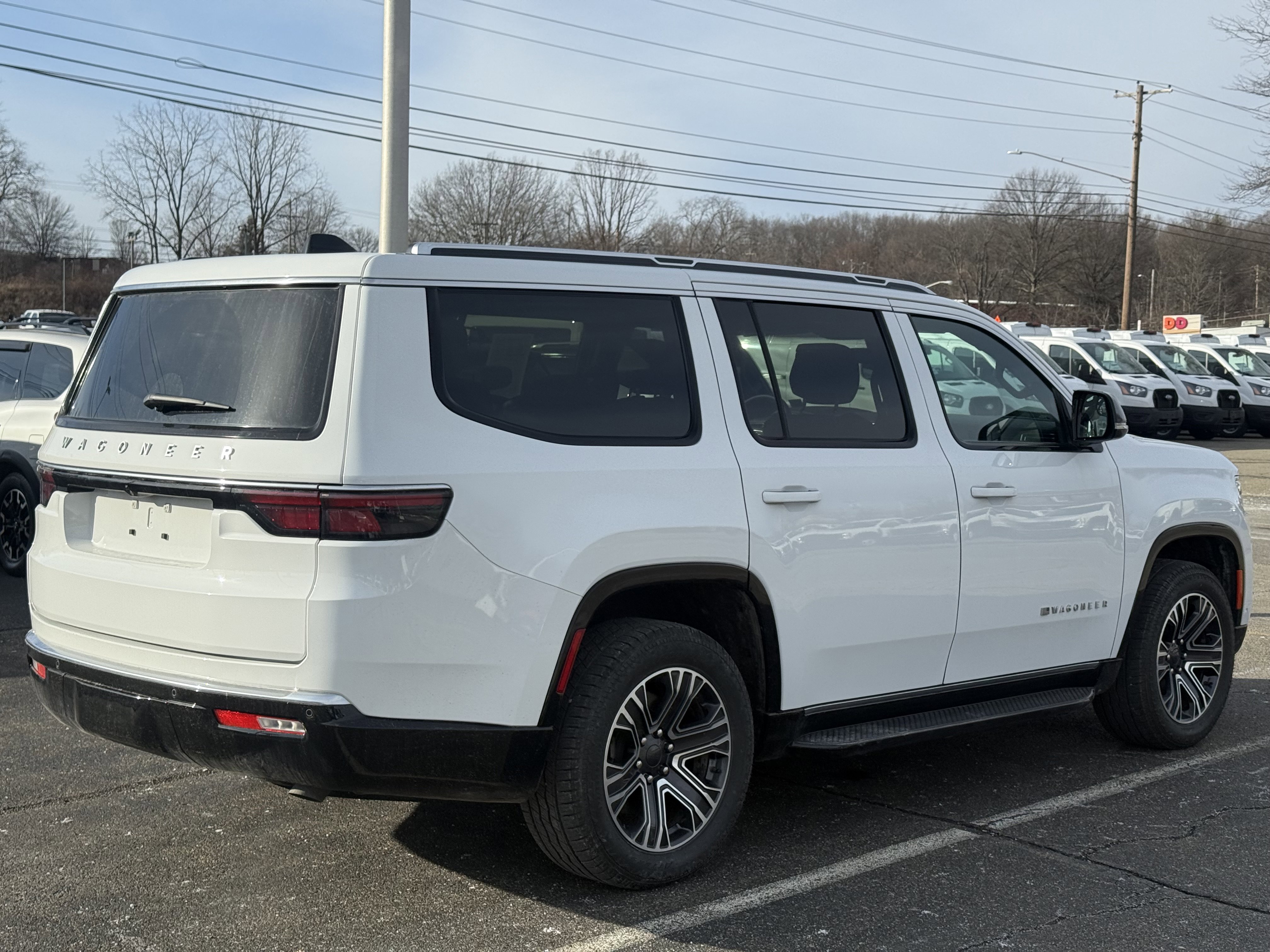 Used 2024 Jeep Wagoneer 4WD w/ Premium Group I image 2