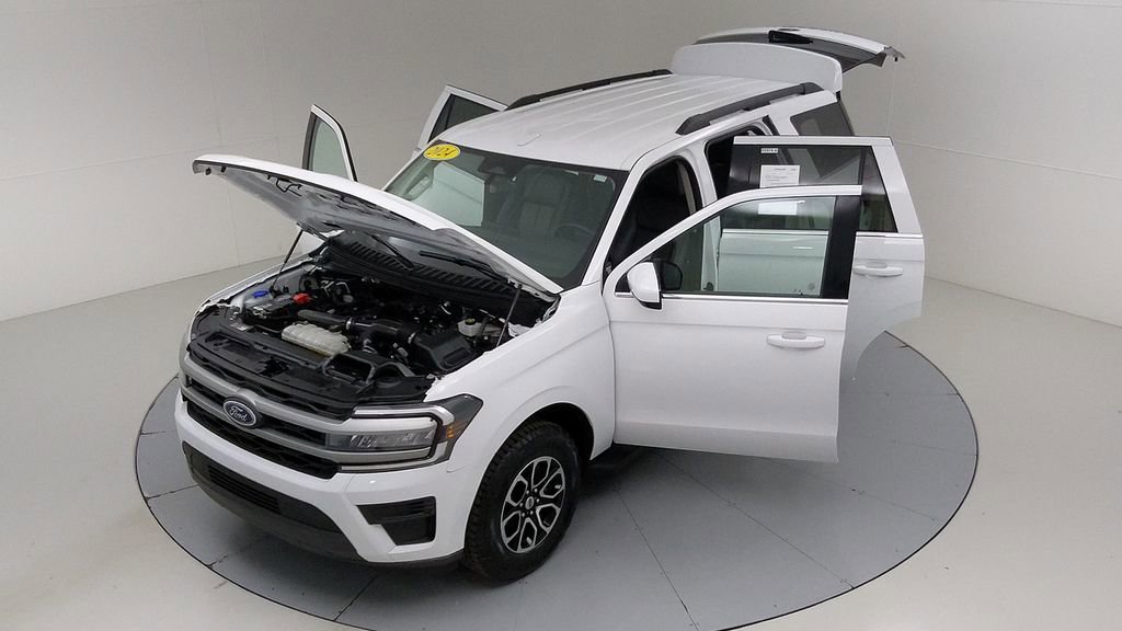 Certified 2024 Ford Expedition XLT image 46