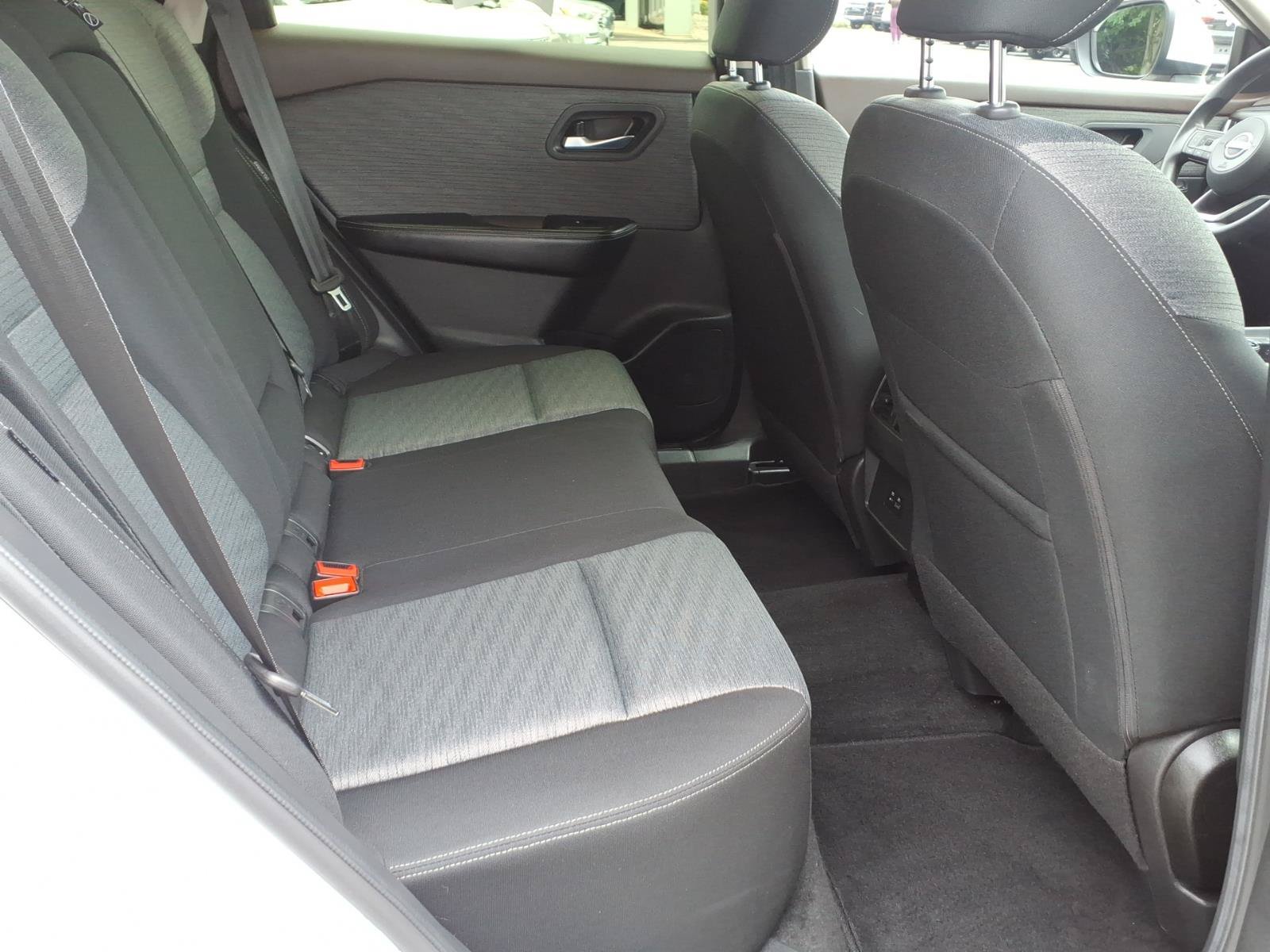 Used 2023 Nissan Rogue SV AWD/4WD image 25