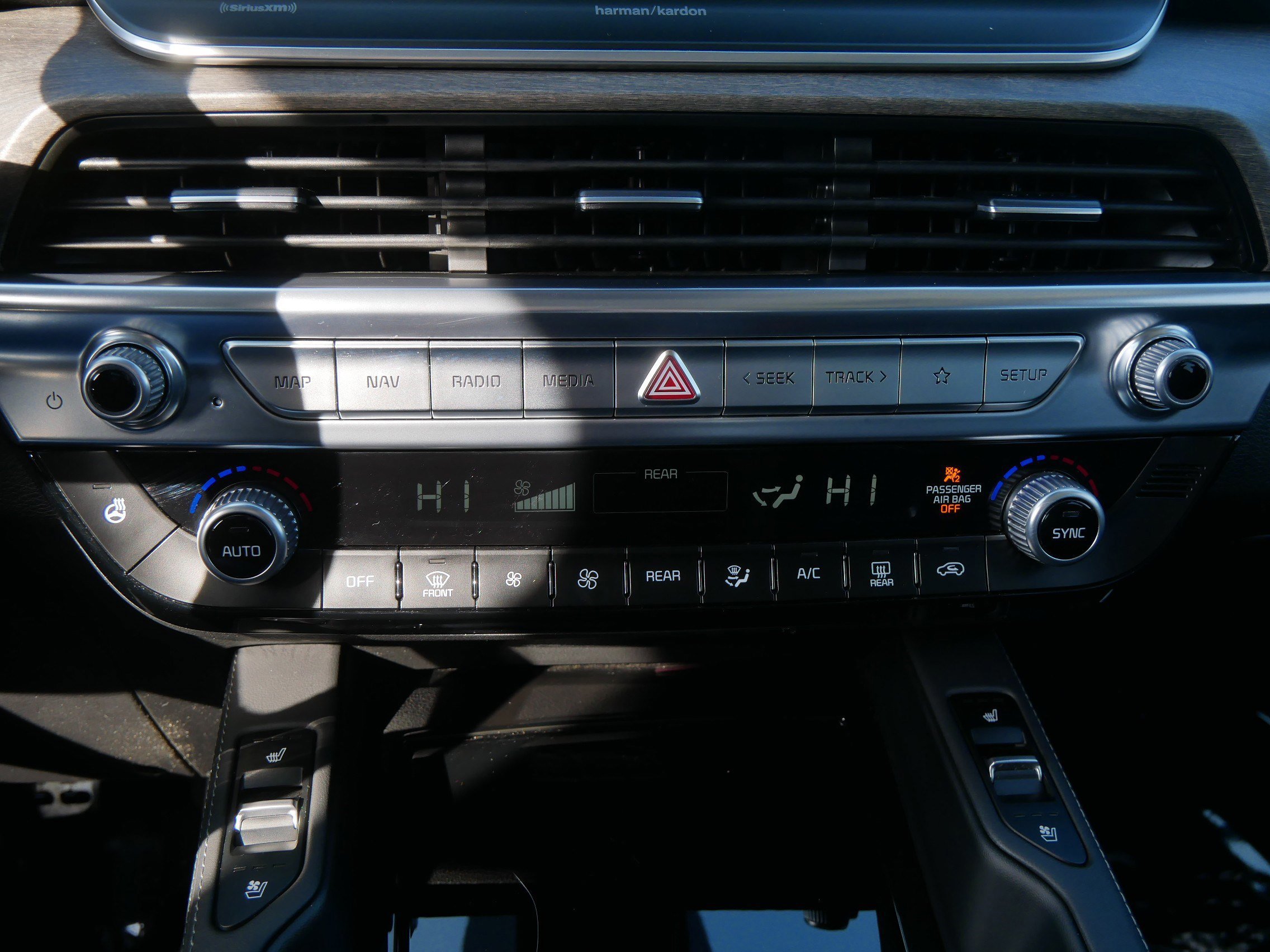 Used 2022 Kia Telluride SX w/ SX Prestige Package image 23