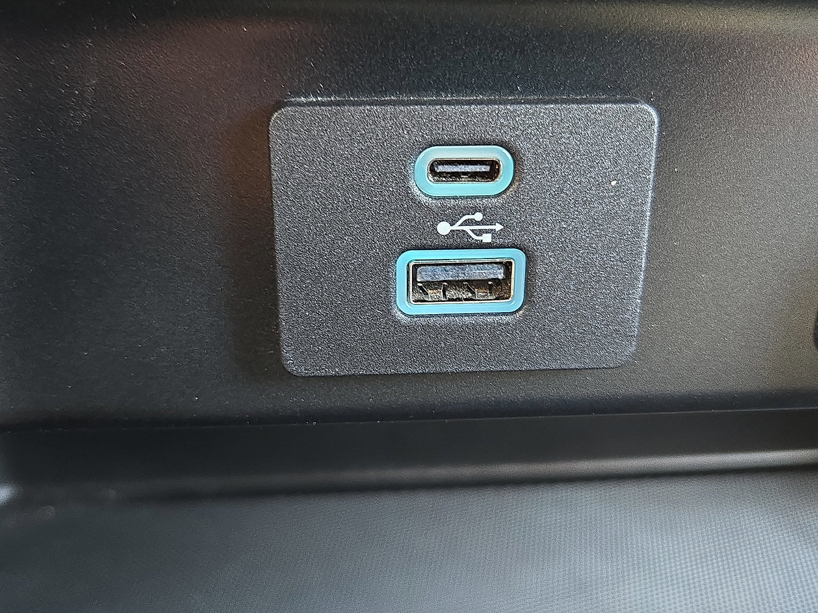 Certified 2022 Ford F150 XLT w/ Equipment Group 302A High image 21