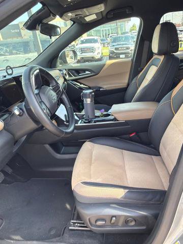 Used 2025 Chevrolet Equinox ACTIV FWD image 5