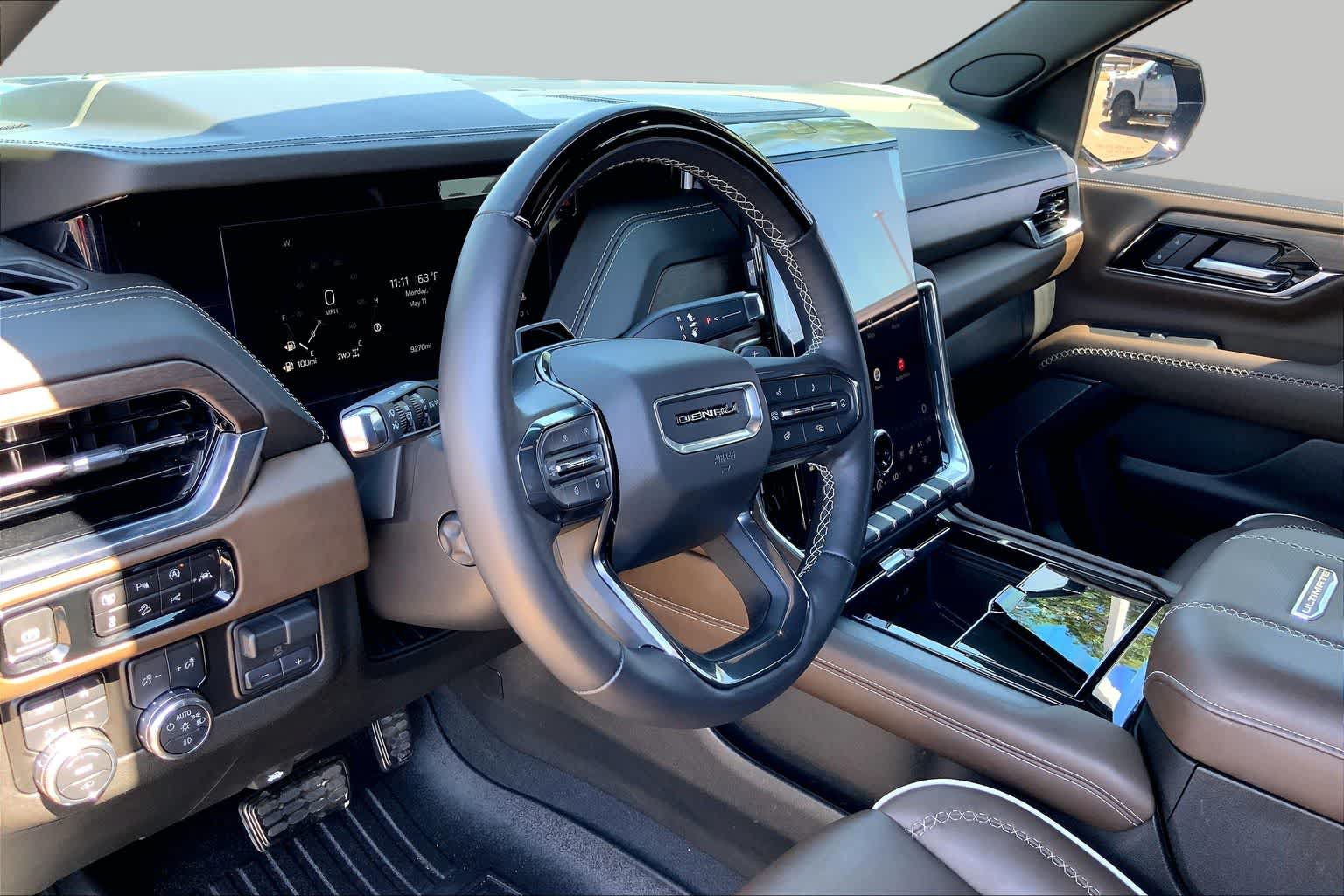 Used 2025 GMC Yukon Denali Ultimate AWD/4WD image 17
