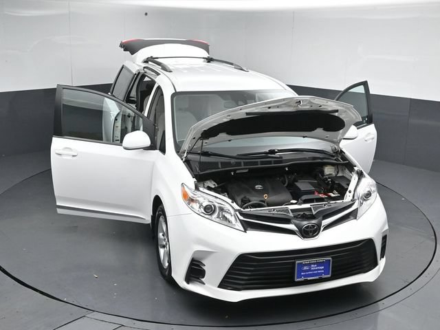 Used 2018 Toyota Sienna LE FWD image 51