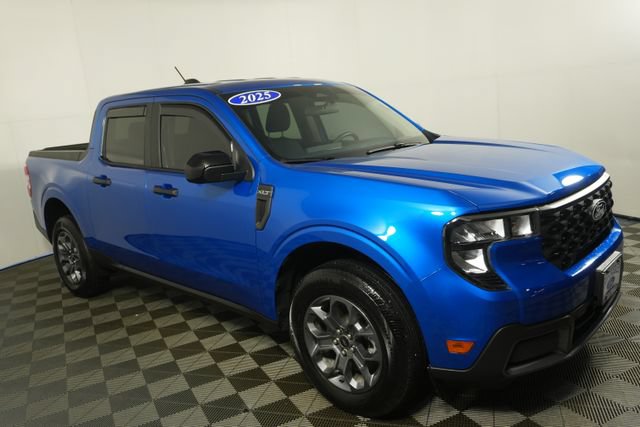 Certified 2025 Ford Maverick XLT w/ XLT Luxury Package AWD/4WD image 1