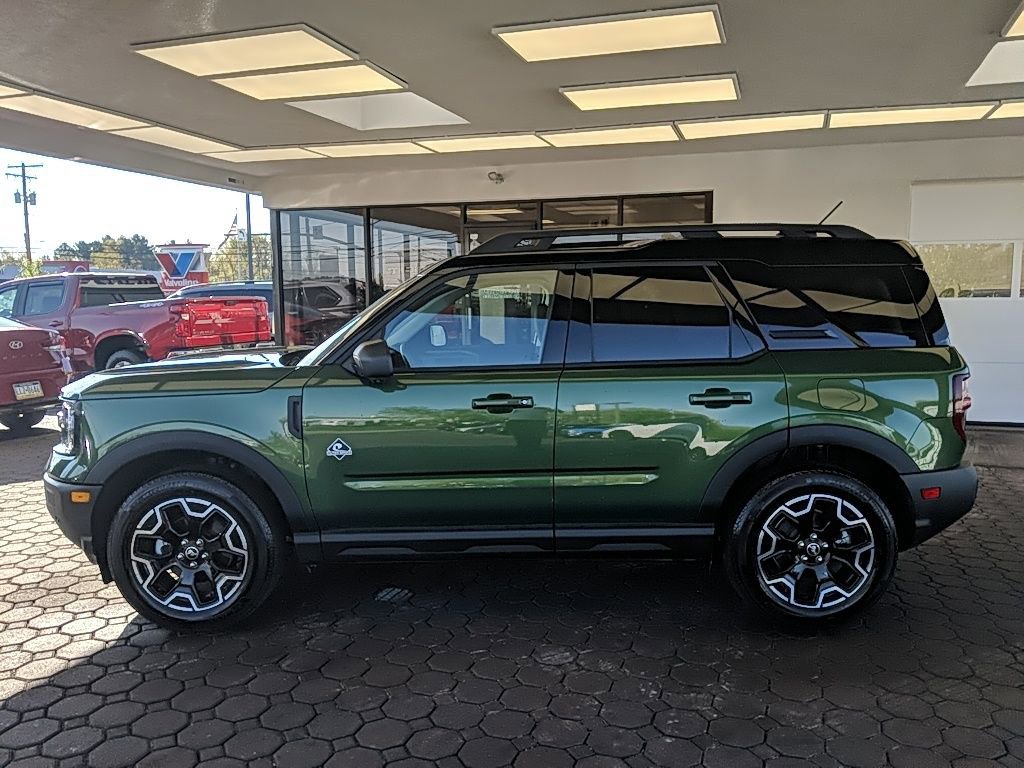Certified 2025 Ford Bronco Sport Outer Banks w/ Outer Banks Tech Package+ AWD/4WD image 9