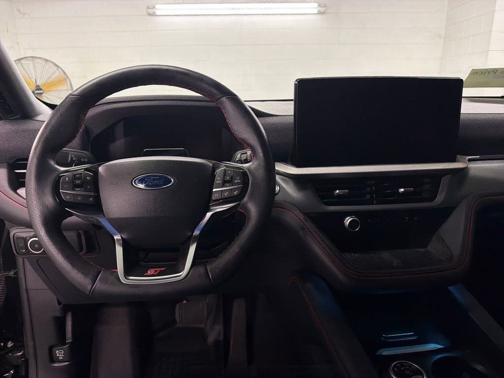 Certified 2025 Ford Explorer ST AWD/4WD image 9