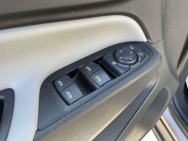 Used 2019 Chevrolet Equinox LS FWD image 18