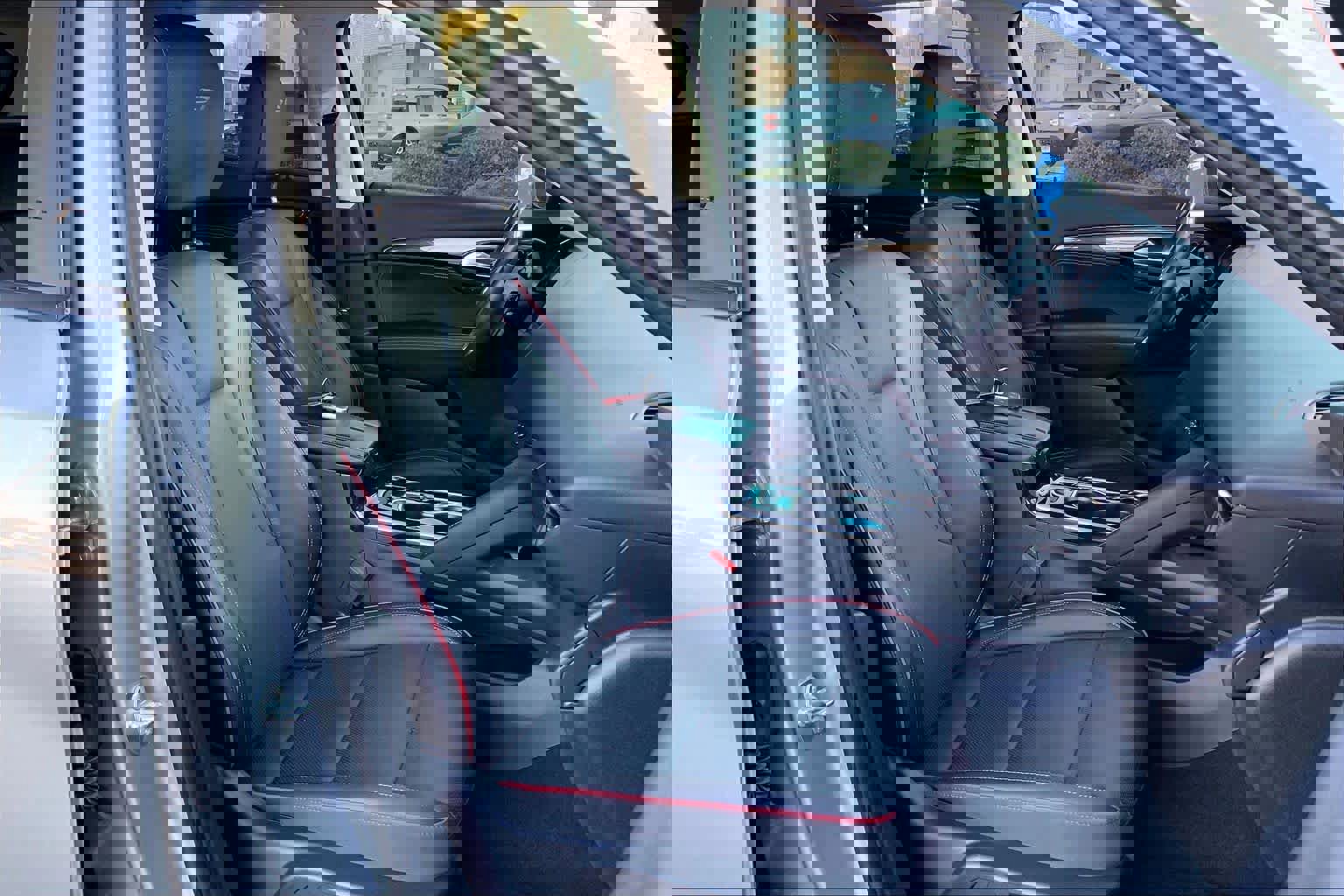 Used 2023 Buick Envision Essence w/ Technology Package I image 10