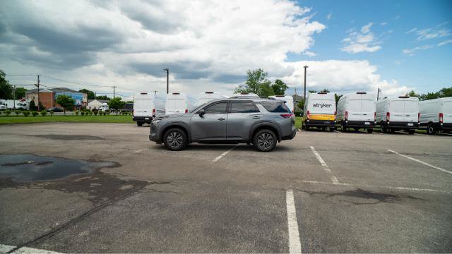 Used 2024 Nissan Pathfinder SV w/ Black Appearance Package AWD/4WD image 12