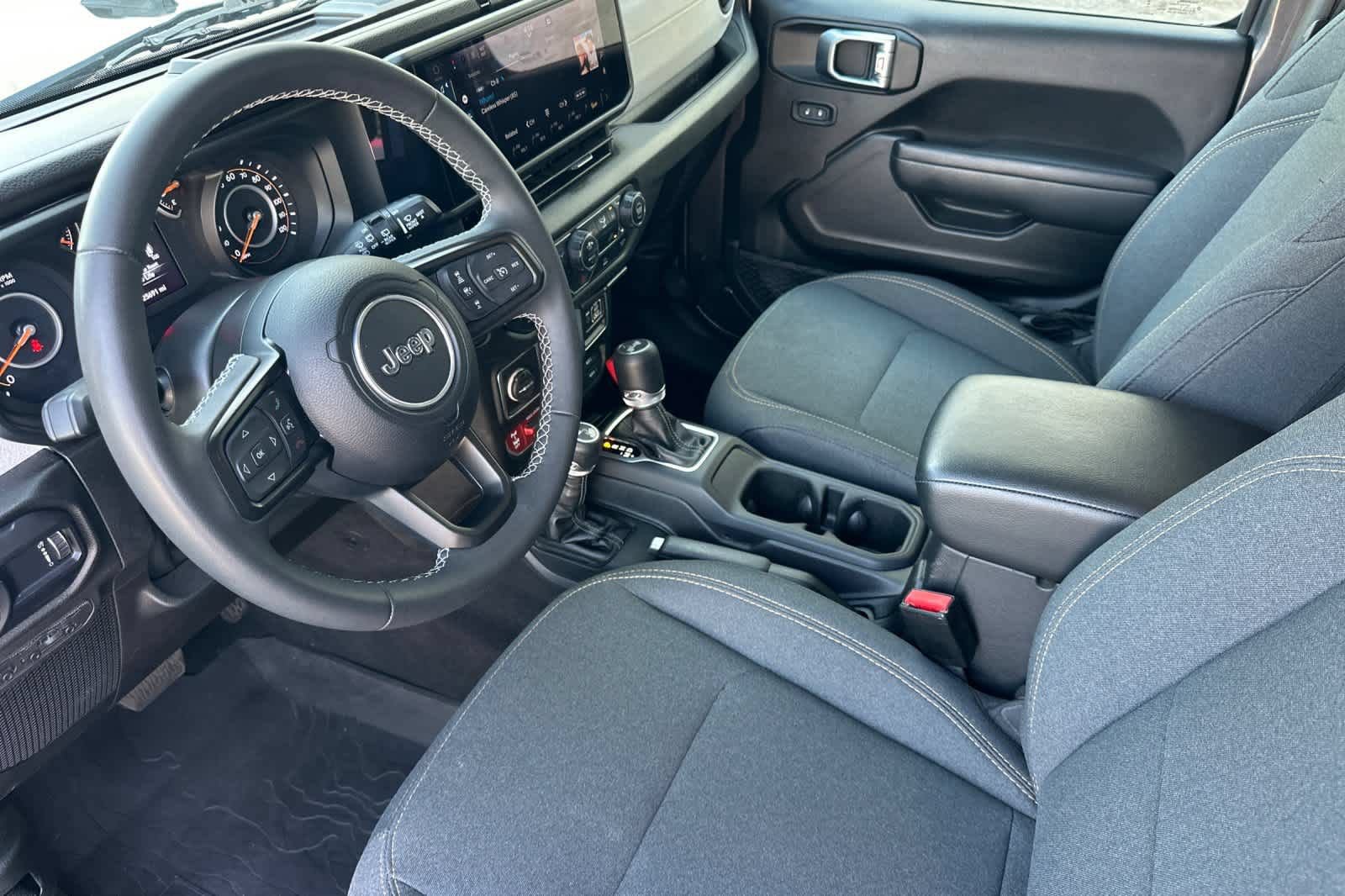 Used 2025 Jeep Wrangler Unlimited Sport AWD/4WD image 12