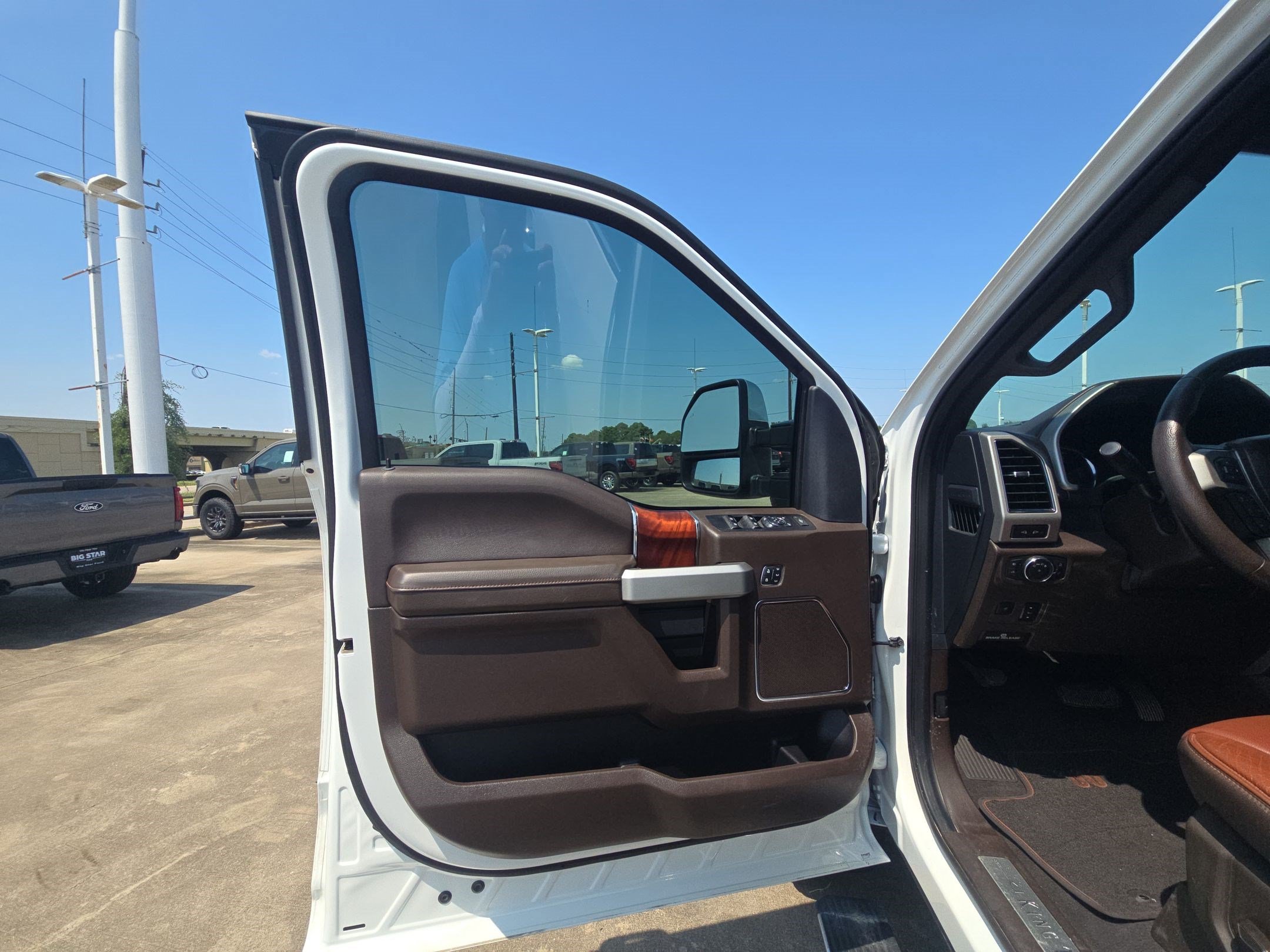 Certified 2022 Ford F250 King Ranch w/ King Ranch Ultimate Package AWD/4WD image 14