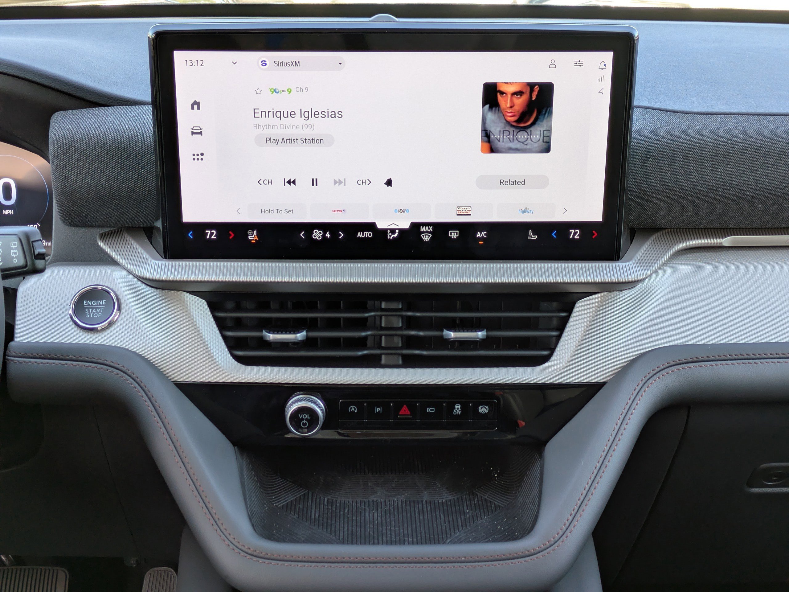 Certified 2025 Ford Explorer Active w/ Active Comfort Package image 22