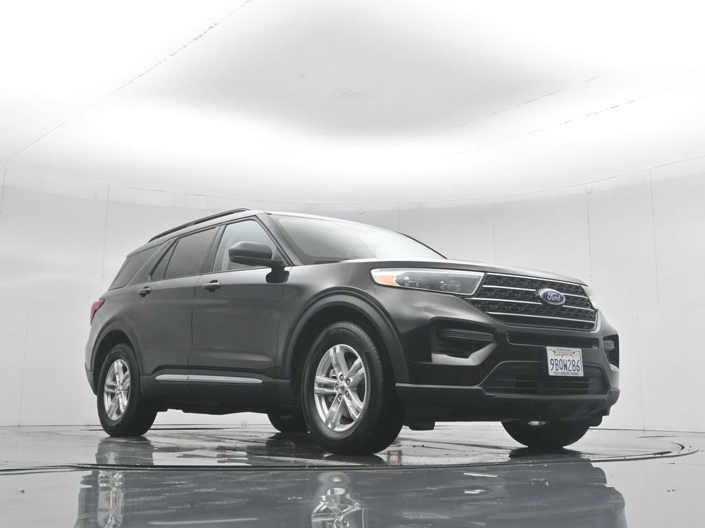 Certified 2022 Ford Explorer XLT image 5