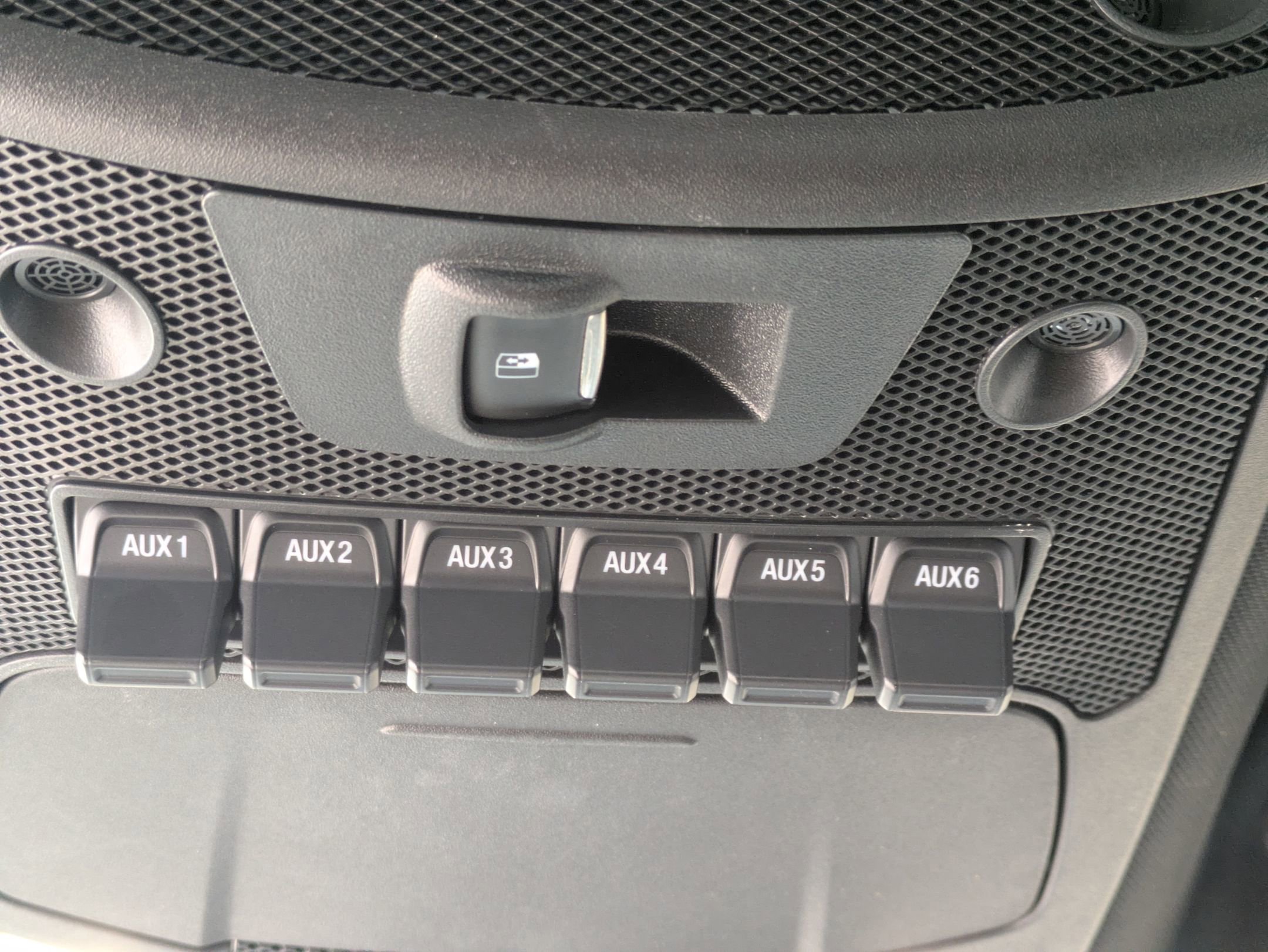 Certified 2018 Ford F150 Raptor w/ Equipment Group 802A Luxury image 29