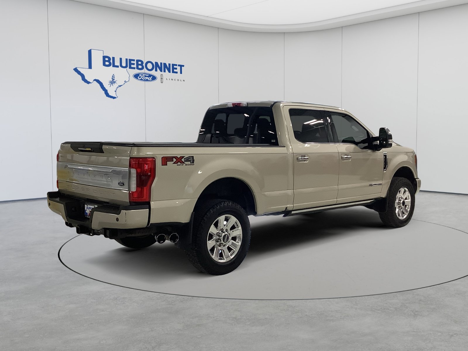 Certified 2018 Ford F250 Platinum w/ Platinum Ultimate Package AWD/4WD image 5