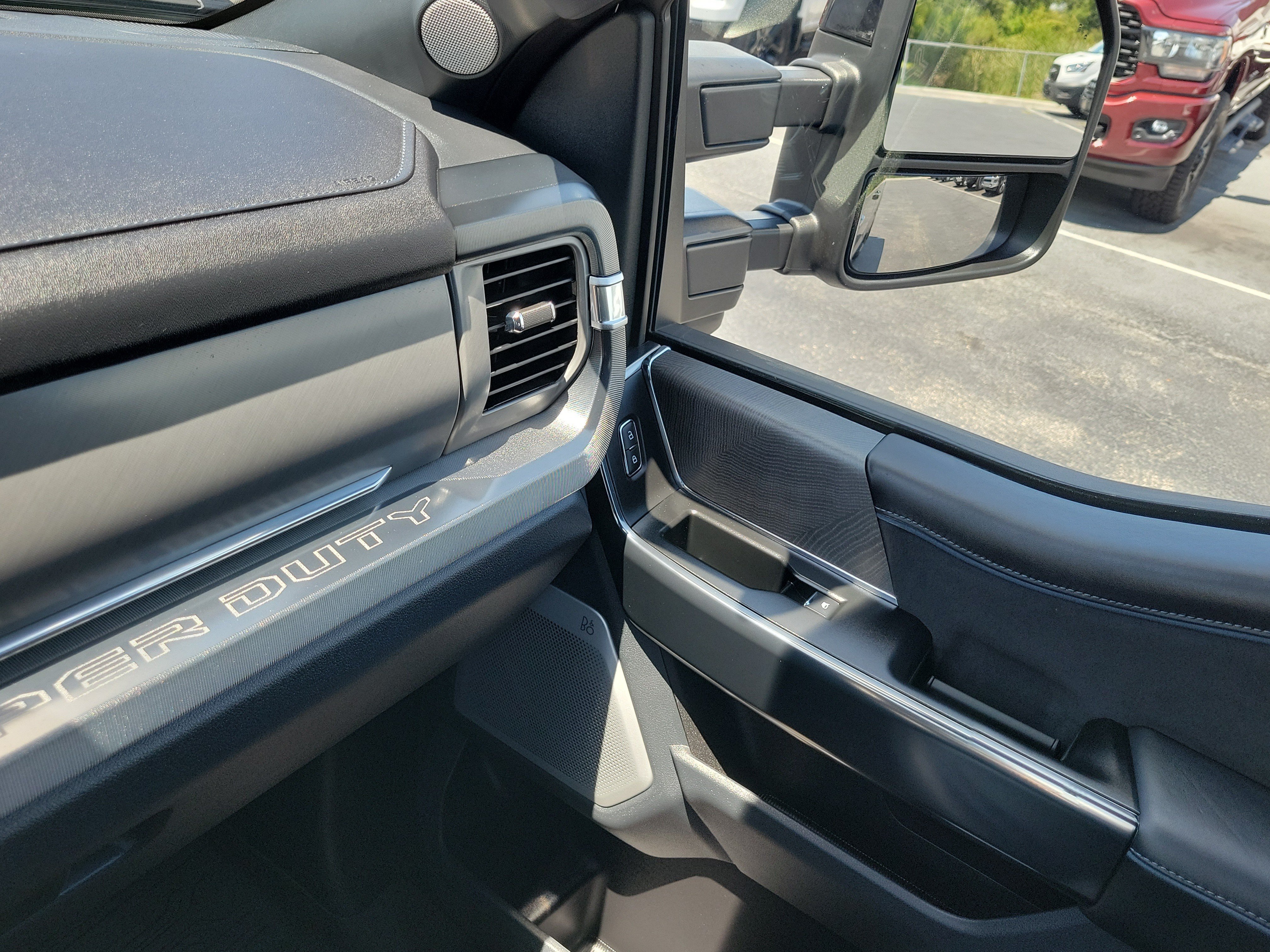 Certified 2025 Ford F250 Platinum AWD/4WD image 28