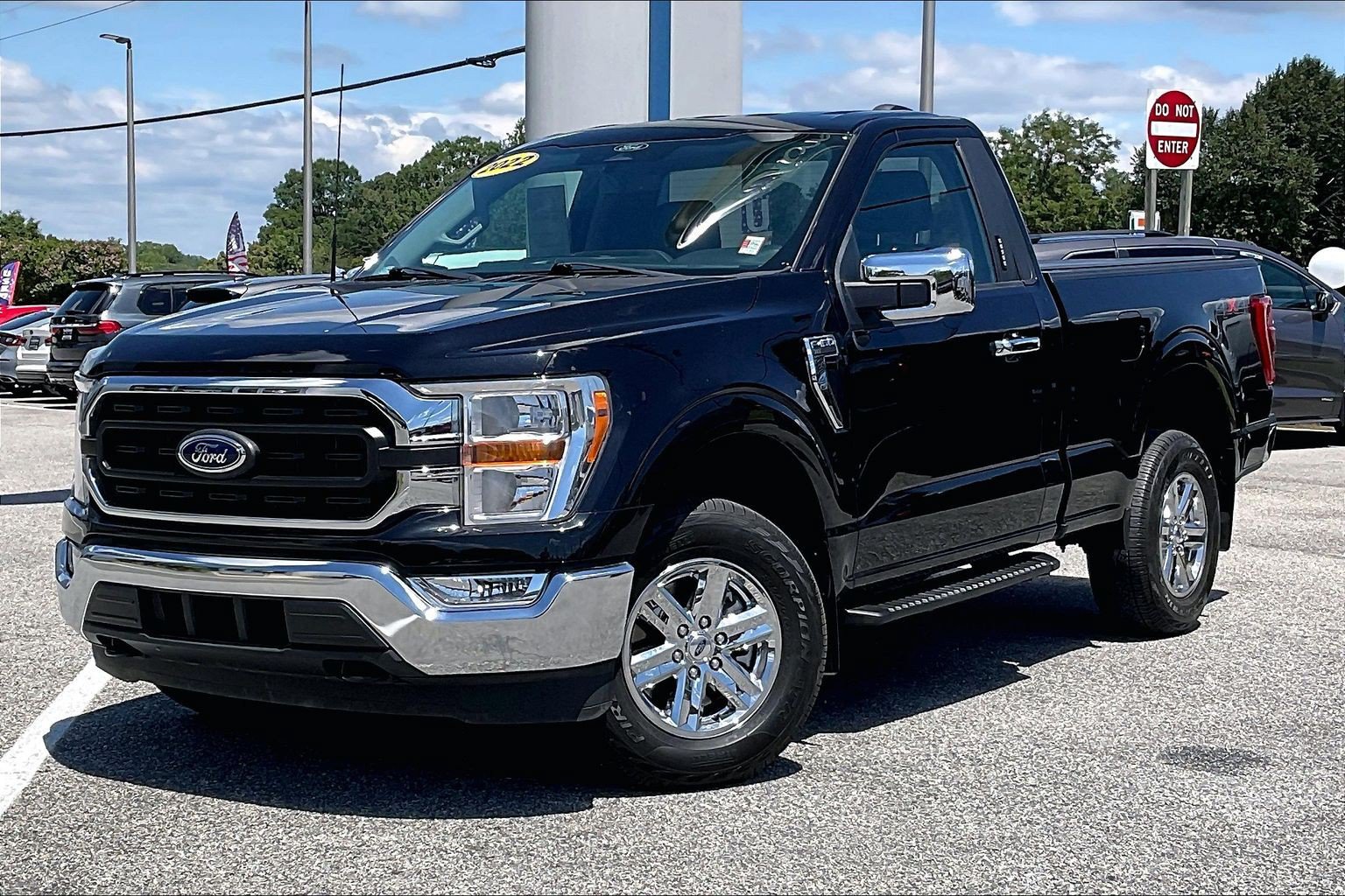 Certified 2022 Ford F150 XLT w/ Equipment Group 301A Mid AWD/4WD image 3