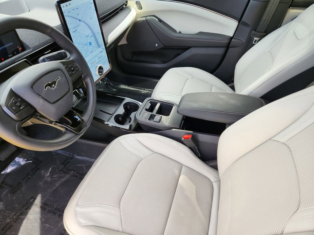 Certified 2025 Ford Mustang Mach-E Premium image 9