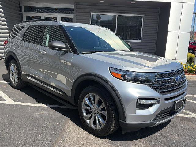 Certified 2023 Ford Explorer XLT w/ Equipment Group 202A AWD/4WD image 7