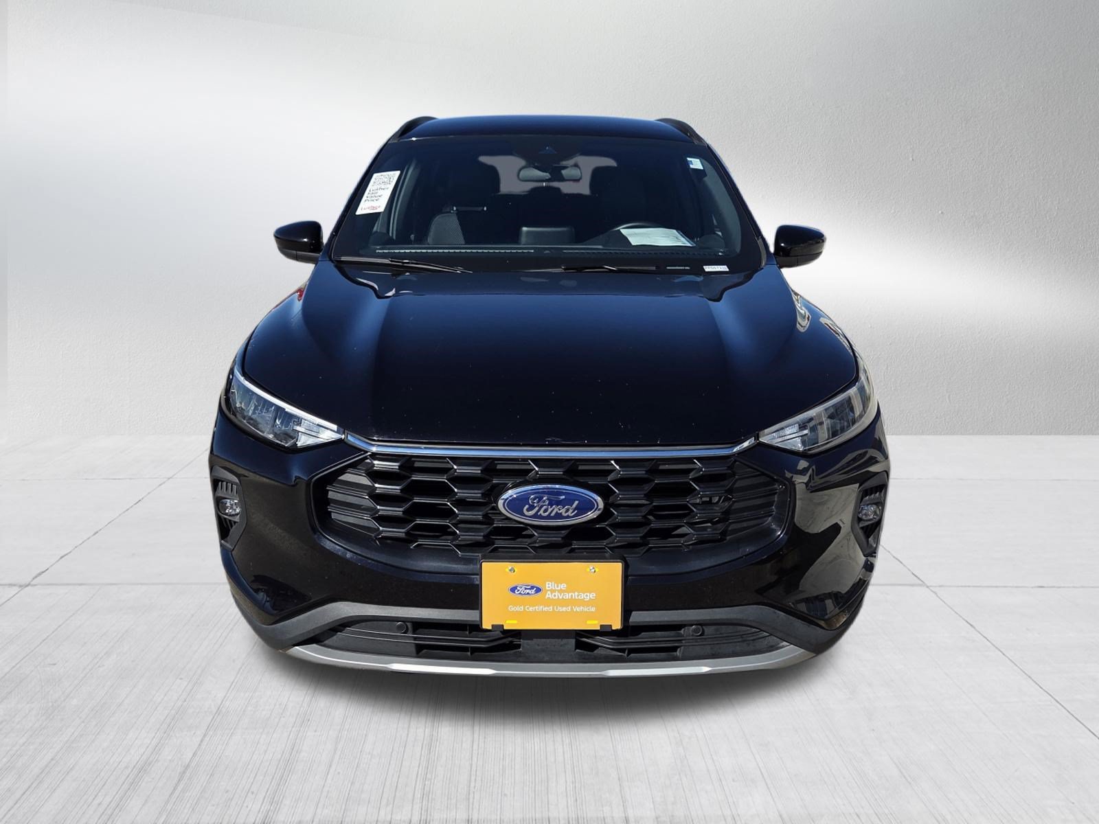Certified 2025 Ford Escape ST-Line Select AWD/4WD image 2