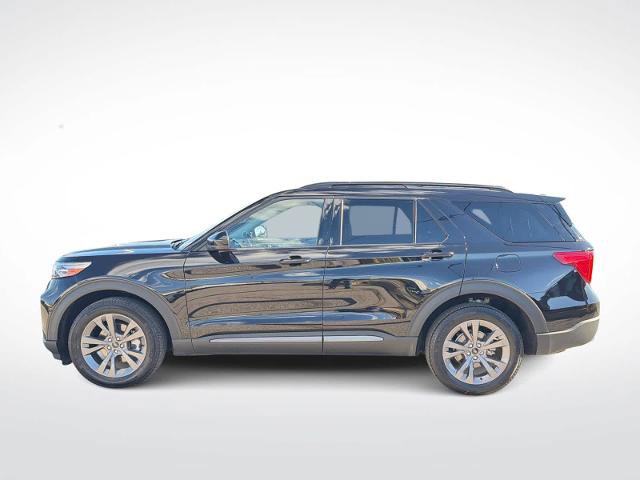 Certified 2024 Ford Explorer XLT w/ Equipment Group 202A AWD/4WD image 5
