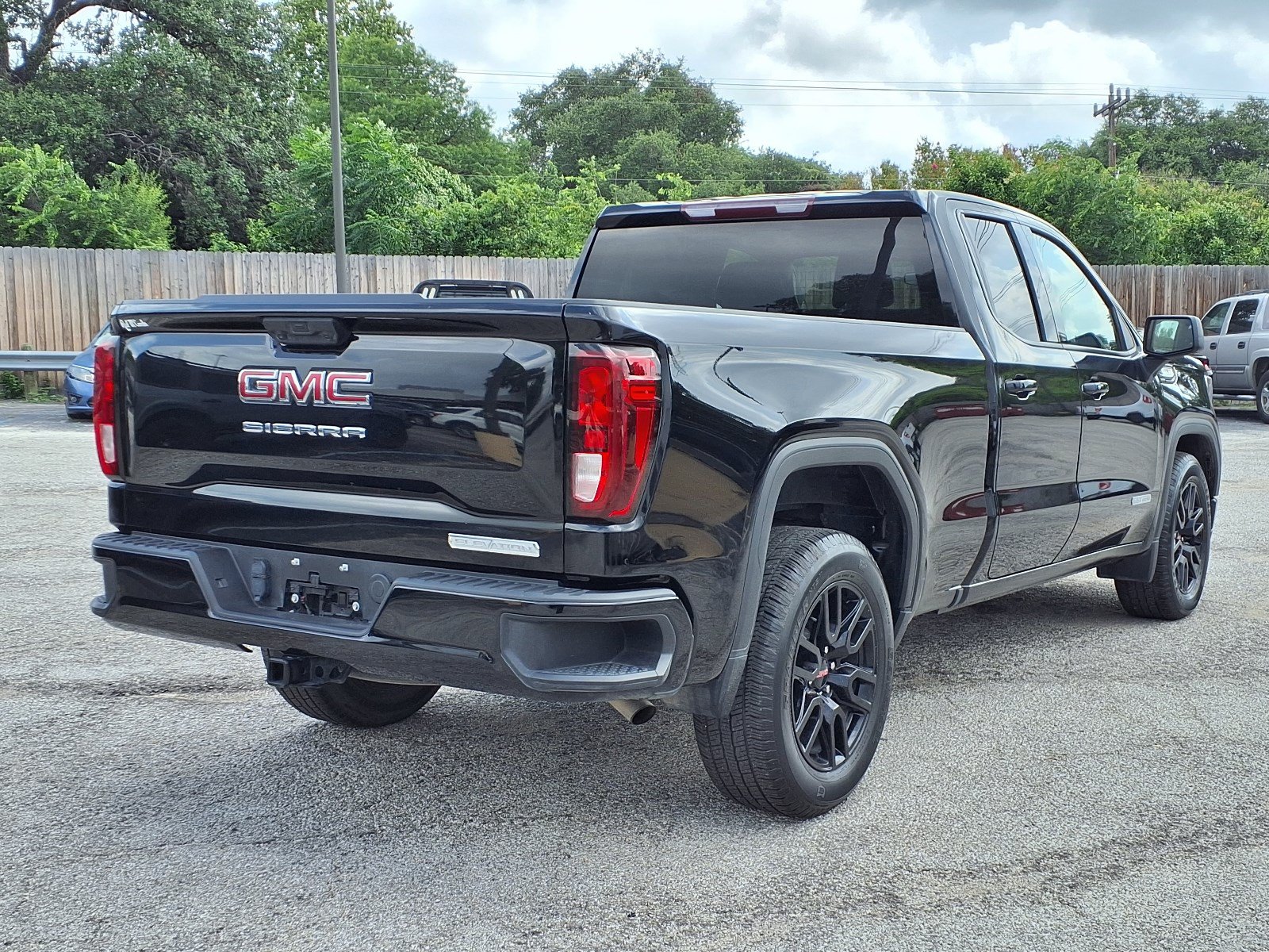 Used 2023 GMC Sierra 1500 Elevation RWD image 8