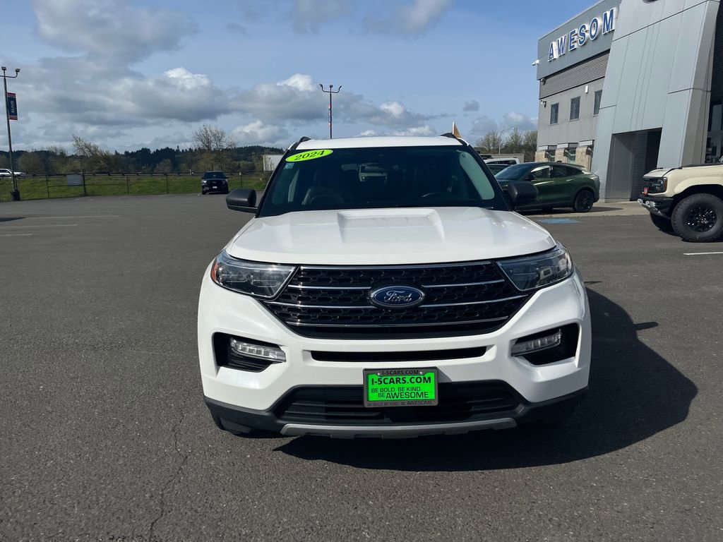 Certified 2024 Ford Explorer XLT w/ Equipment Group 202A AWD/4WD image 11