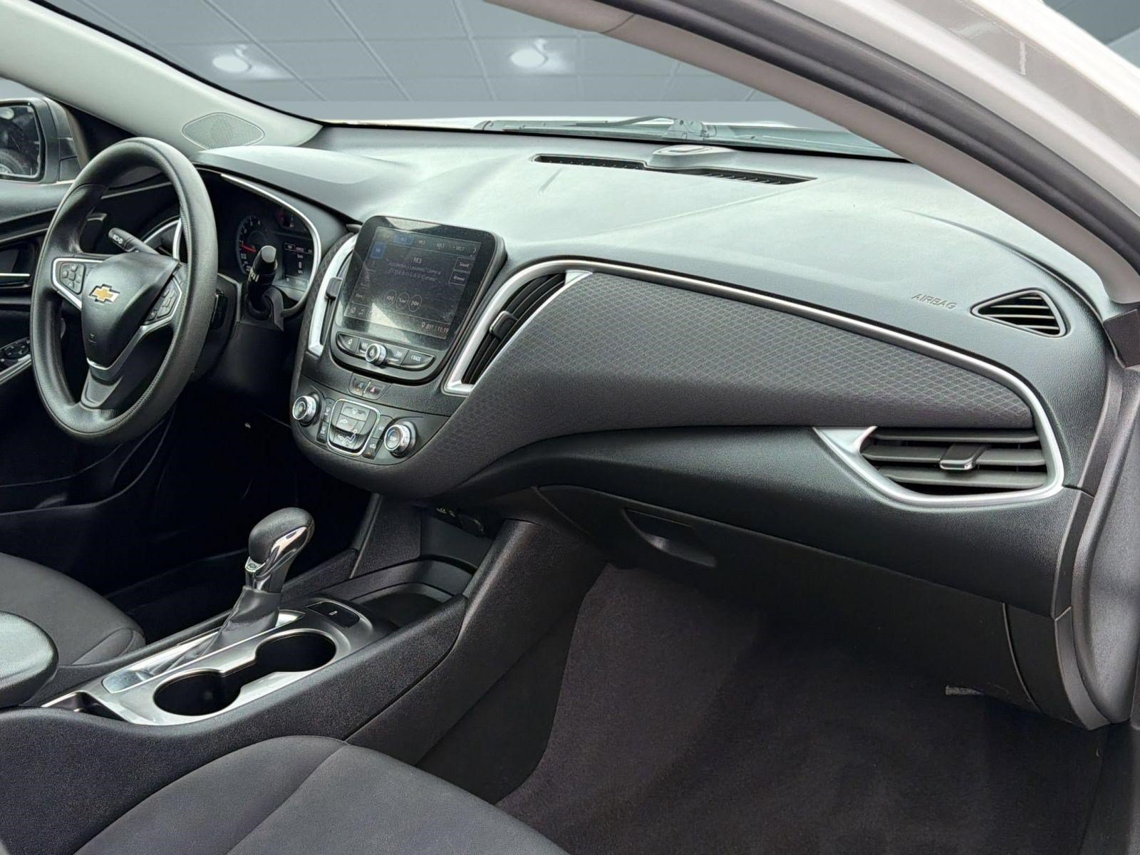 Used 2022 Chevrolet Malibu LS FWD image 29
