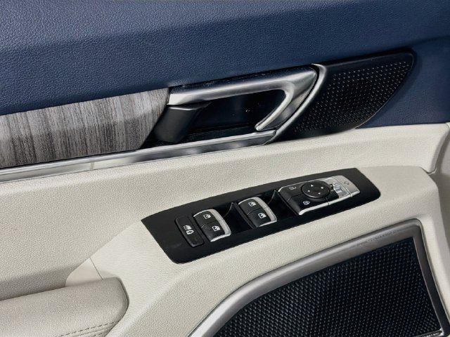 Used 2024 Kia Telluride EX w/ EX Captain's Chair Package FWD image 21