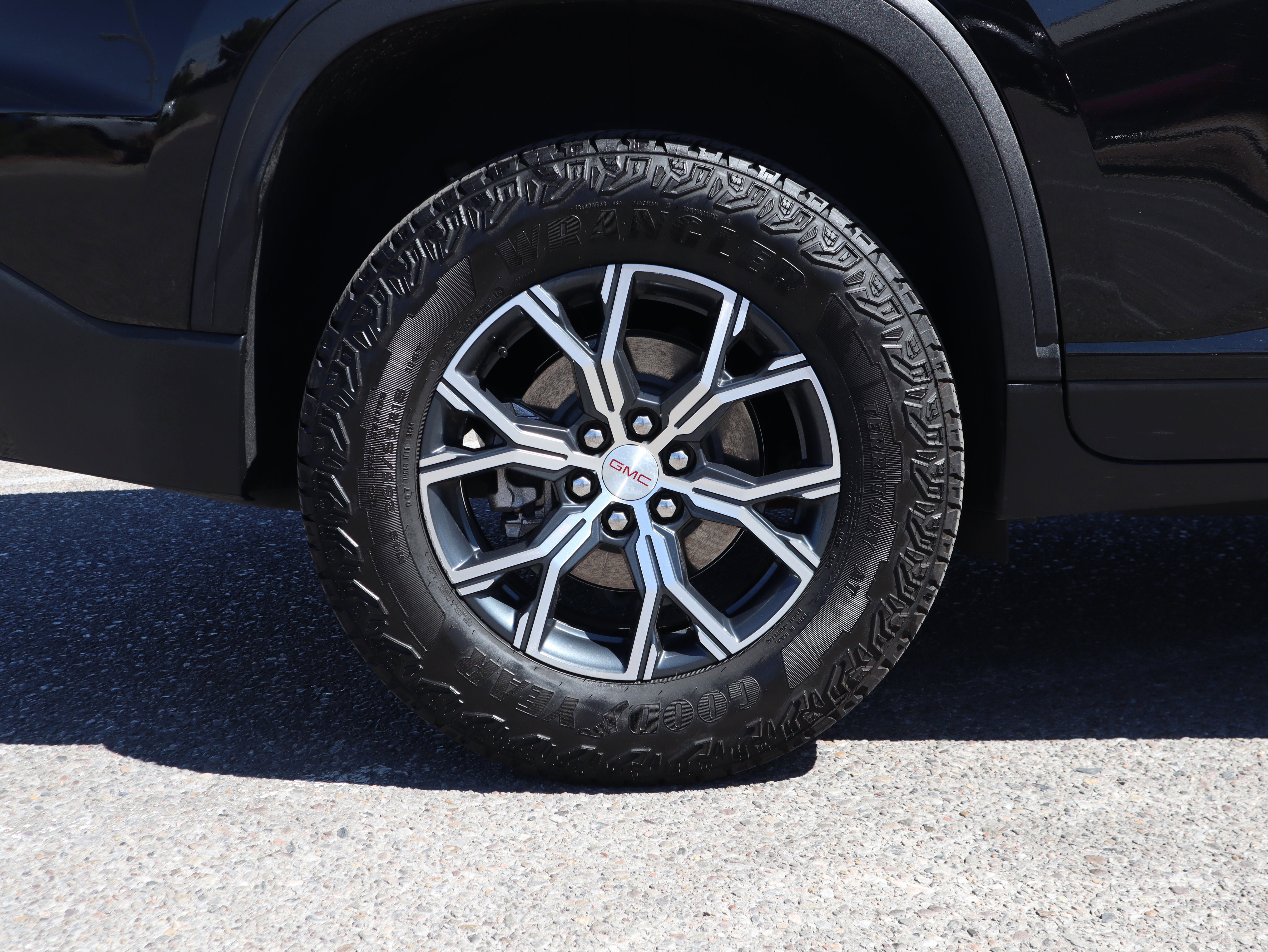 Used 2024 GMC Acadia AT4 w/ Luxury Package AWD/4WD image 12