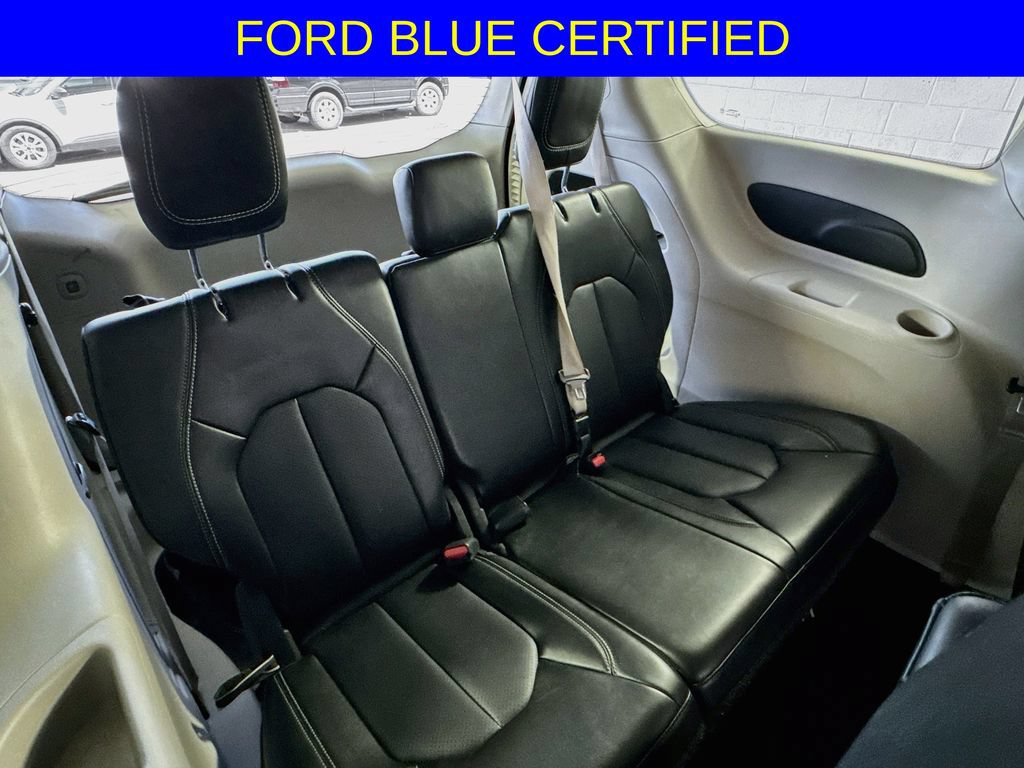 Used 2024 Chrysler Pacifica Touring-L FWD image 29