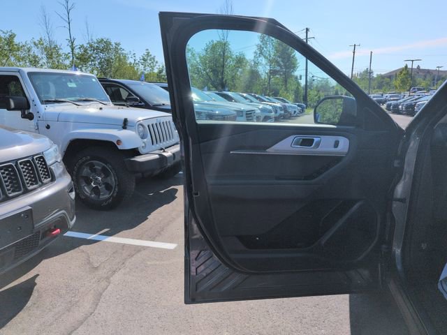 Certified 2025 Ford Explorer Active AWD/4WD image 11