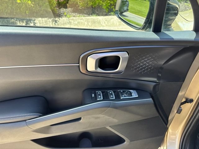 Used 2021 Kia Sorento S FWD image 14