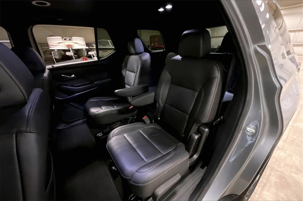 Used 2023 Chevrolet Traverse LT w/ LT Premium Package image 24