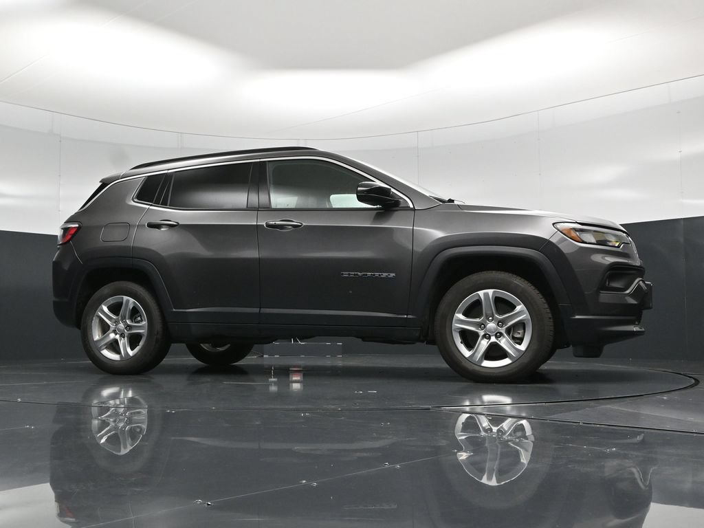 Used 2024 Jeep Compass Latitude AWD/4WD image 54