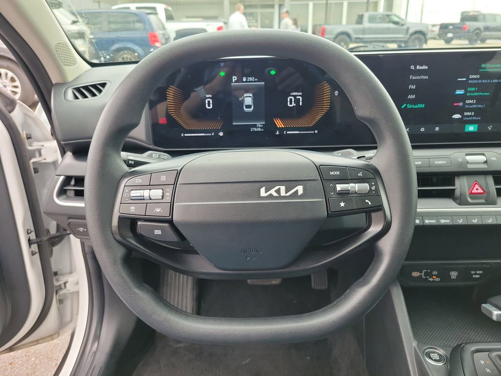 Used 2025 Kia K4 LXS image 24