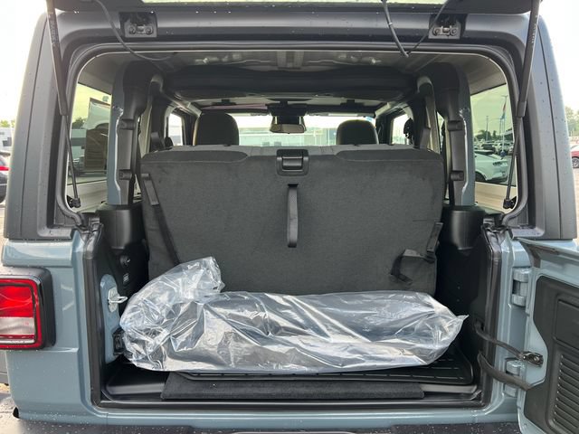 Used 2026 Jeep Wrangler Sport AWD/4WD image 7