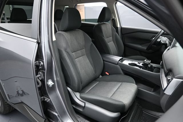 Used 2025 Nissan Rogue SV FWD image 28