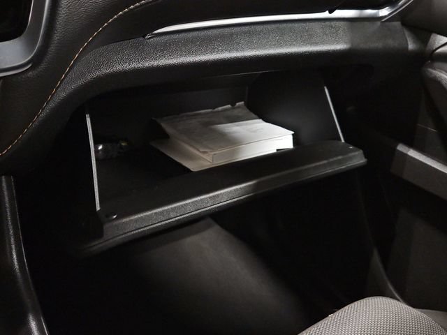 Used 2019 Chevrolet Traverse LT FWD image 34