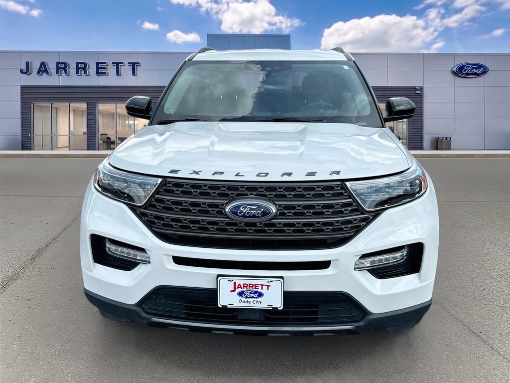 Certified 2024 Ford Explorer XLT w/ Equipment Group 202A RWD image 2