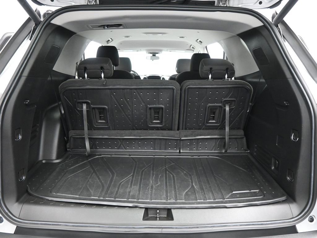 Used 2021 Chevrolet Traverse LT image 50