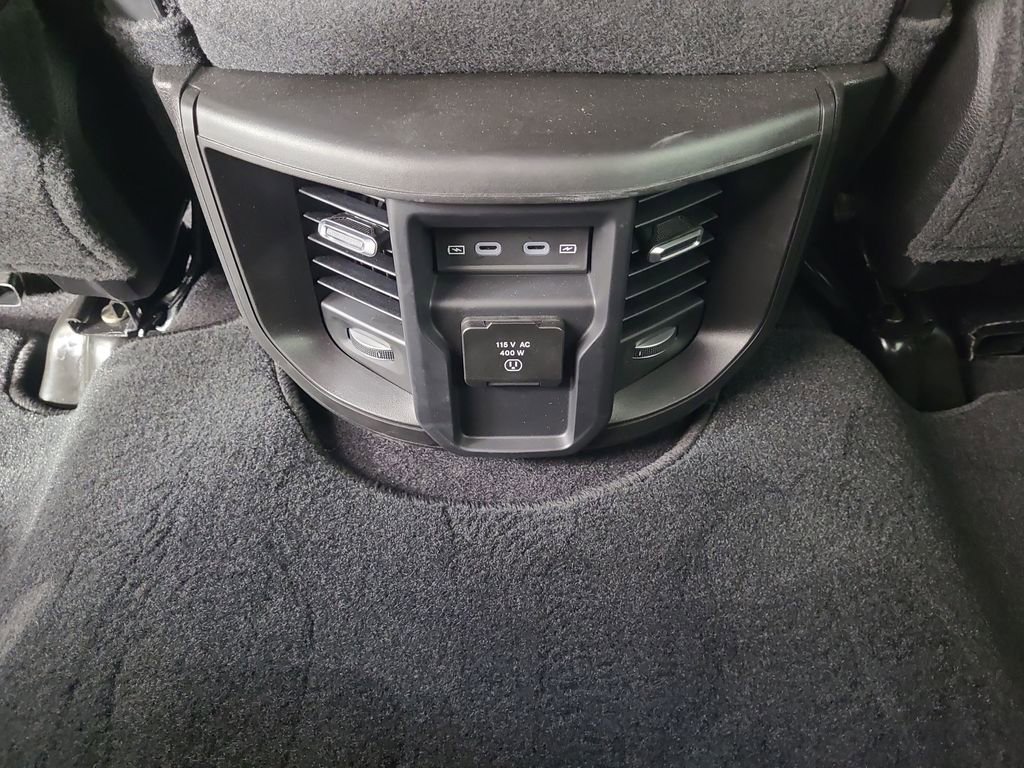 Used 2026 RAM 2500 Laramie AWD/4WD image 17