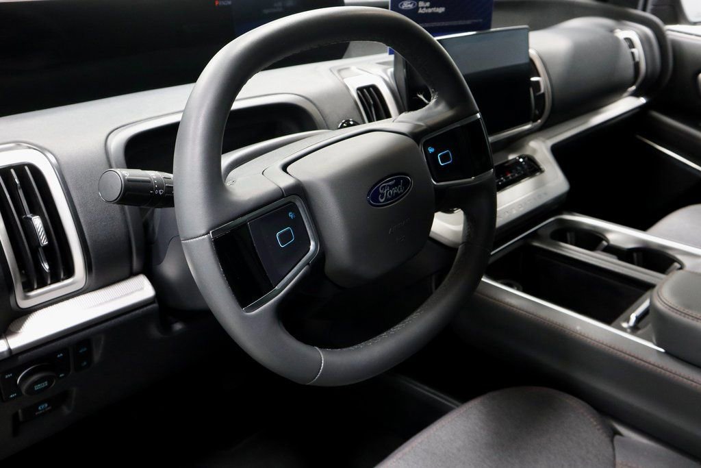 Certified 2025 Ford Expedition Max Active image 26