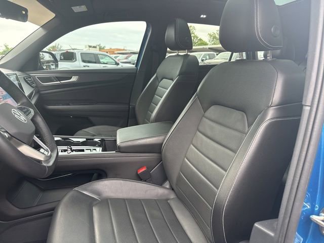 Used 2024 Volkswagen Atlas Cross Sport SEL R-Line AWD/4WD image 10