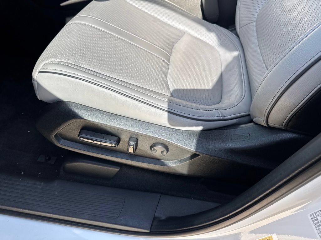Used 2023 Honda Pilot Elite image 9