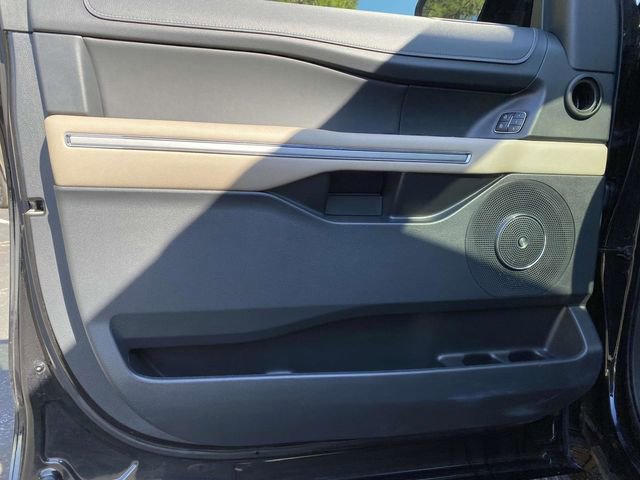 Certified 2022 Ford Expedition Max Limited image 21