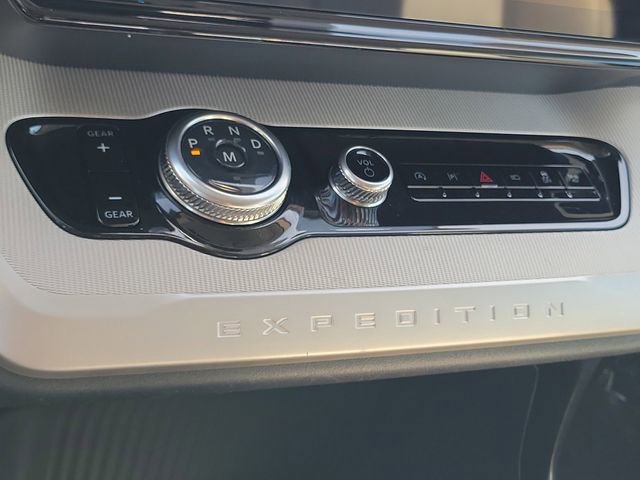 Certified 2025 Ford Expedition Active RWD image 11