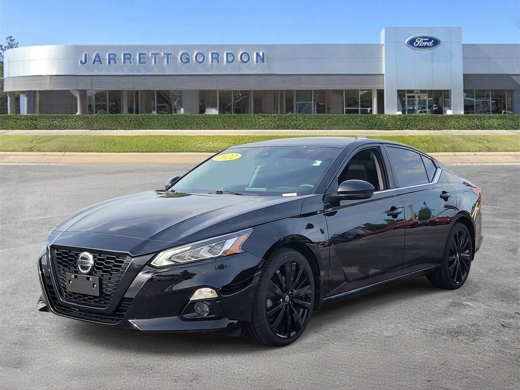 Used 2022 Nissan Altima 2.5 SR w/ Midnight Edition Package FWD image 2