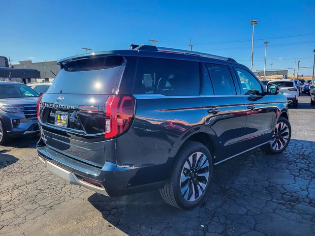 Certified 2025 Ford Expedition Platinum w/ Driver's Package image 7